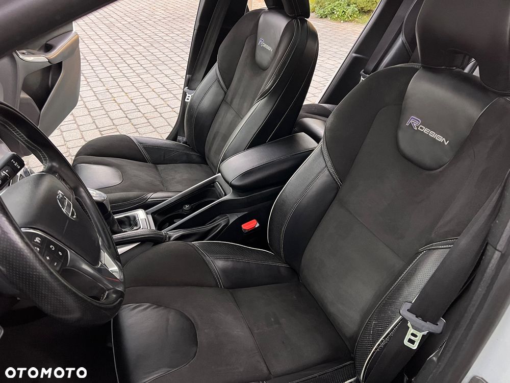 Volvo V40 D2 R-Design - 14
