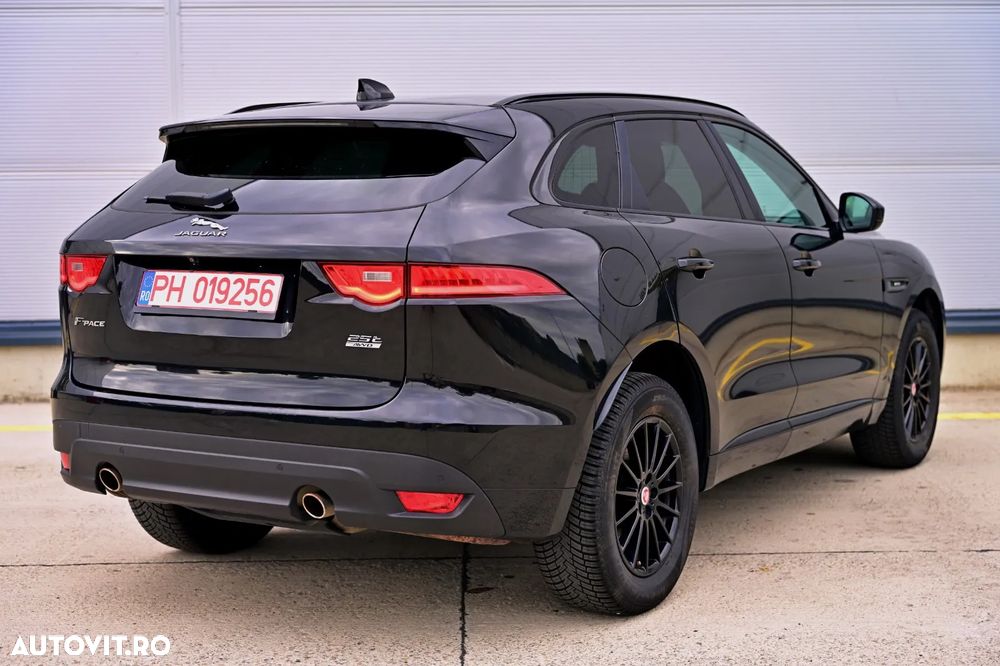 Jaguar F-Pace P250 AWD R-Dynamic Black - 2