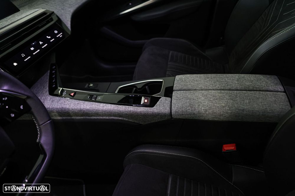 Peugeot 5008 1.2 Hybrid GT e-DCS6 - 43