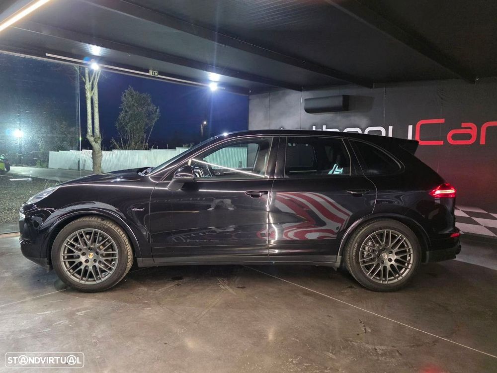 Porsche Cayenne Platinum Edition - 30