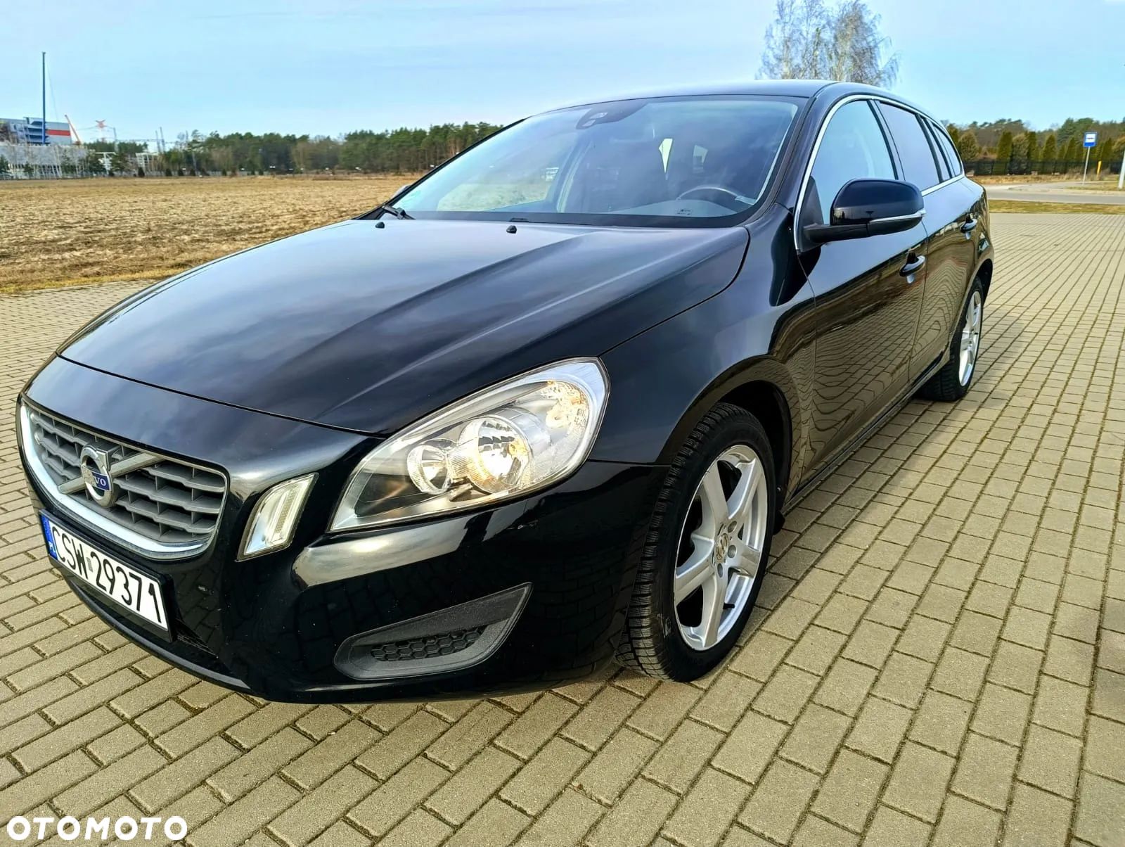 Volvo V60 T3 Momentum - 1