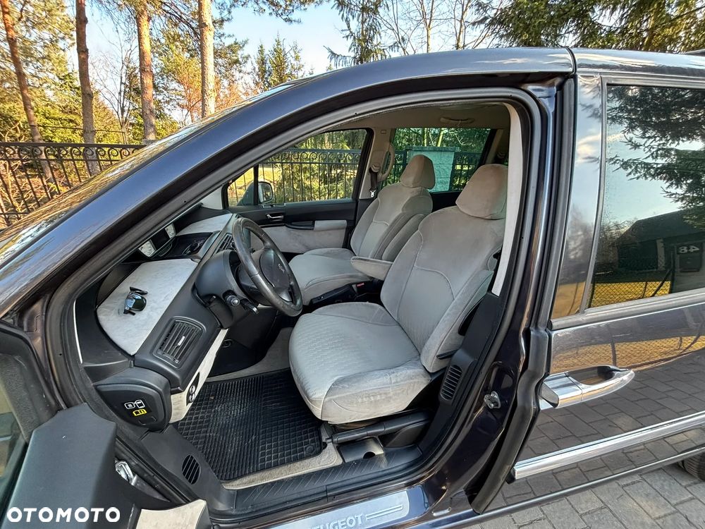Peugeot 807 HDi 170 Bi-Turbo Automatik Platinum Pullmann - 13
