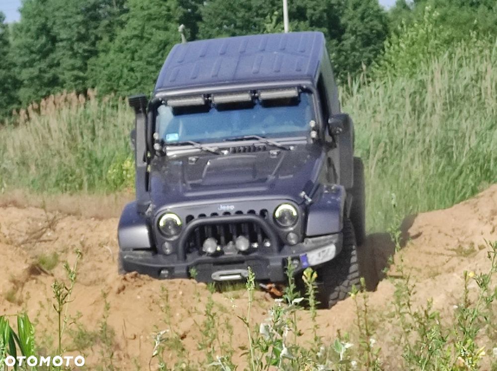 Jeep Wrangler - 23