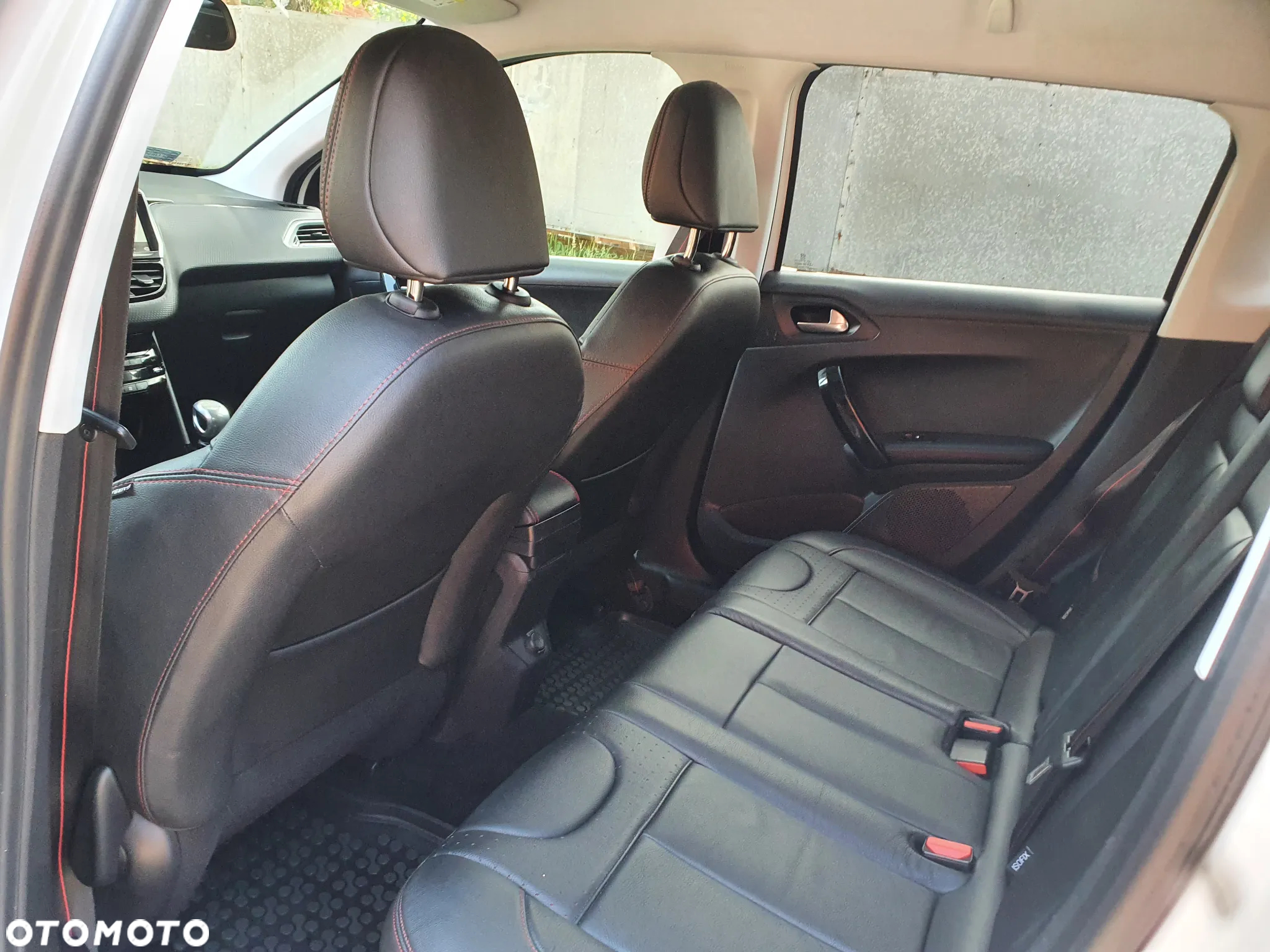 Peugeot 2008 - 13