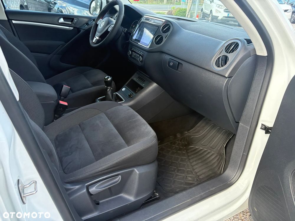 Volkswagen Tiguan 2.0 TDI DPF BlueMotion Technology Exclusive - 17