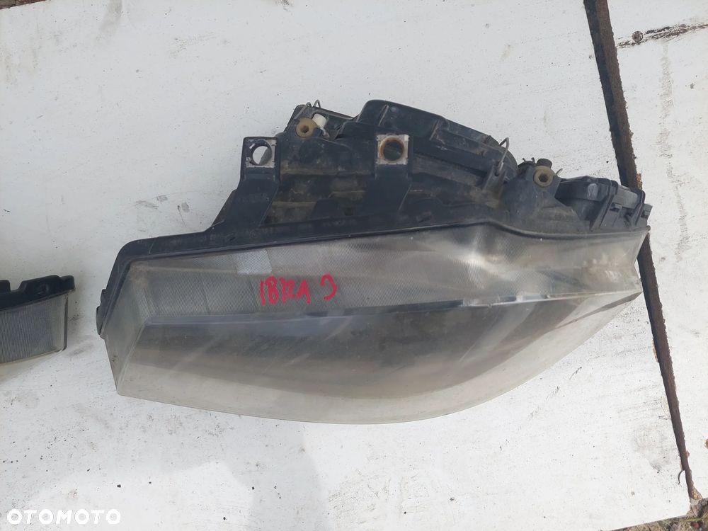 LAMPA PRZEDNIA PRAWA LEWA SEAT IBIZIA 3 EU - 3