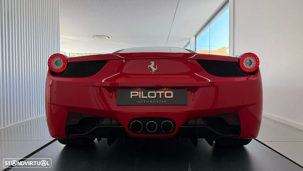 Ferrari 458 - 8