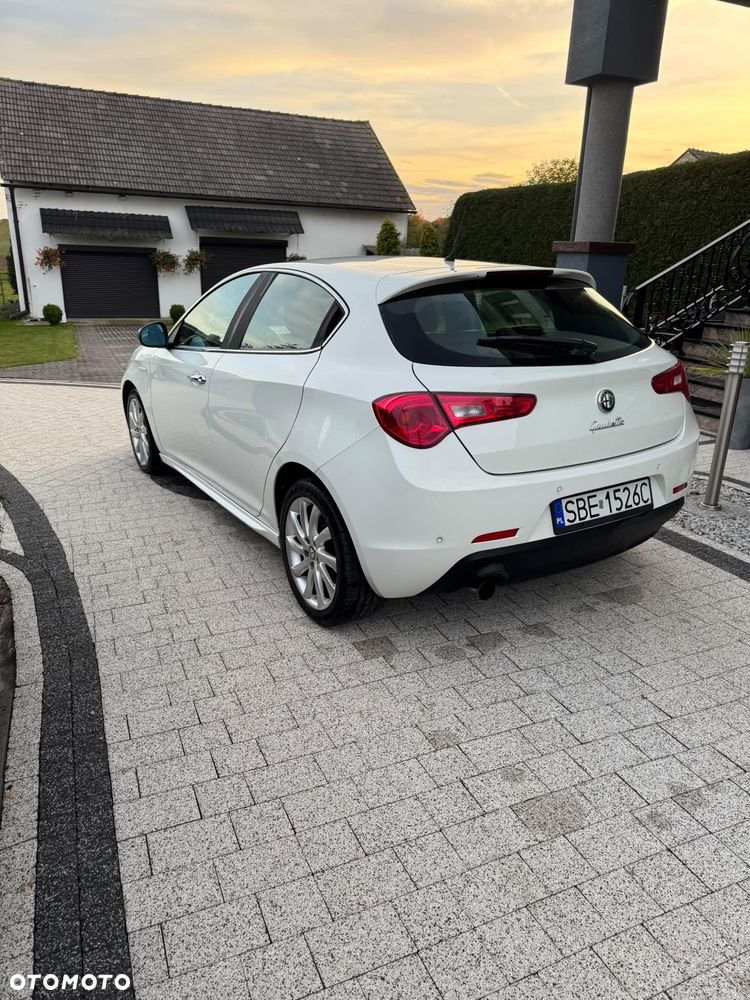 Alfa Romeo Giulietta 2012 photo 5