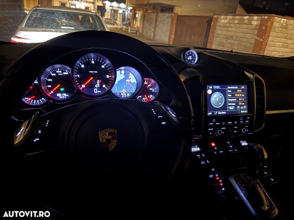 Porsche Cayenne Platinum Edition - 2