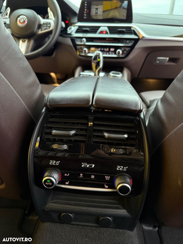 BMW Seria 5 530i xDrive AT - 35