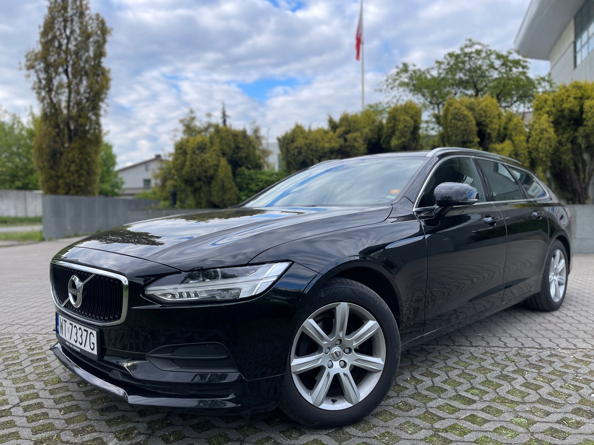 Volvo V90 D4 Momentum - 3