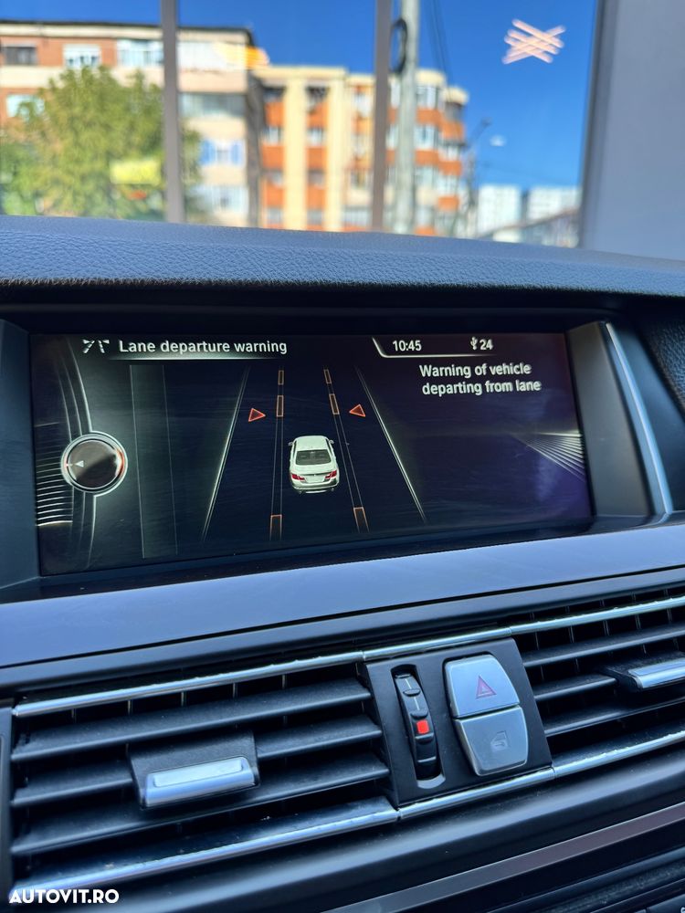 BMW Seria 5 525d xDrive AT - 31