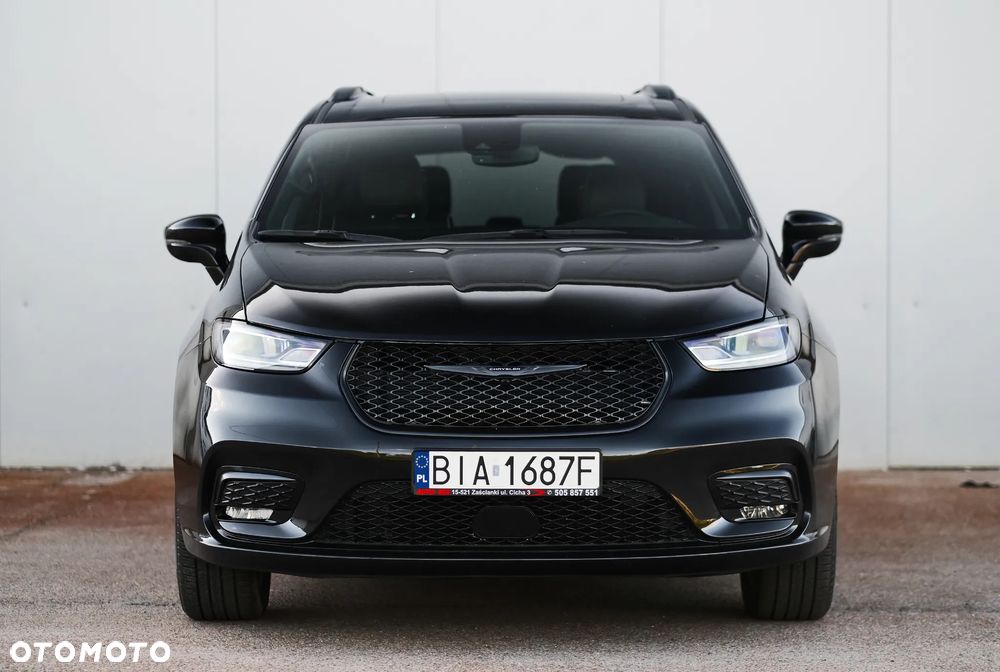 Chrysler Pacifica - 1