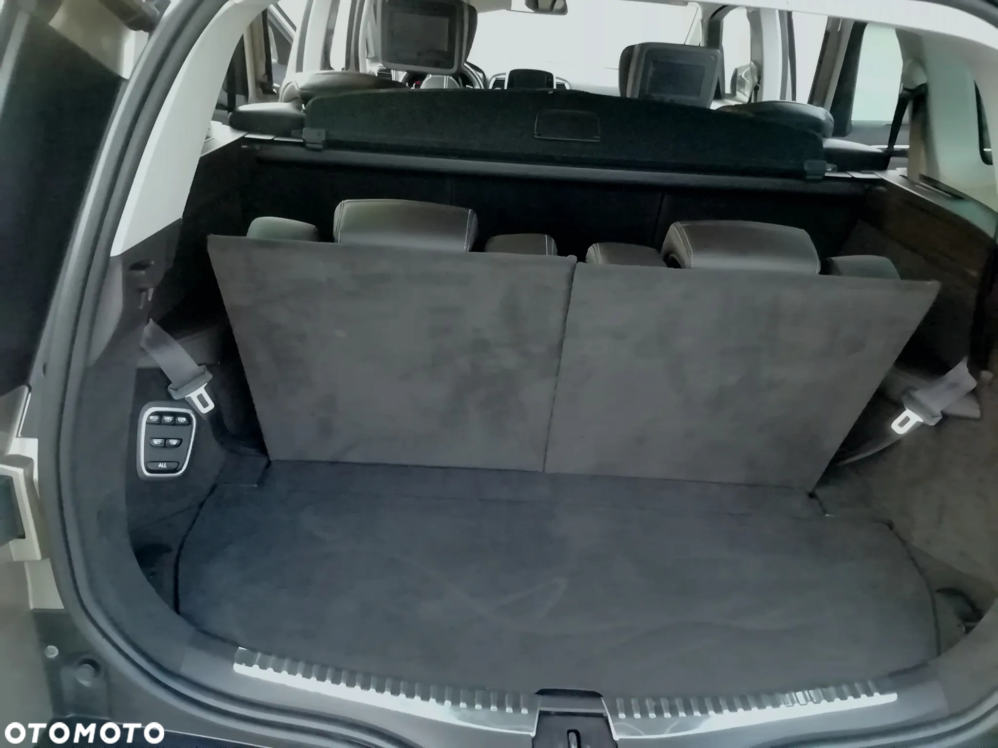 Renault Espace 1.6 dCi Energy Initiale Paris EDC 7os - 18