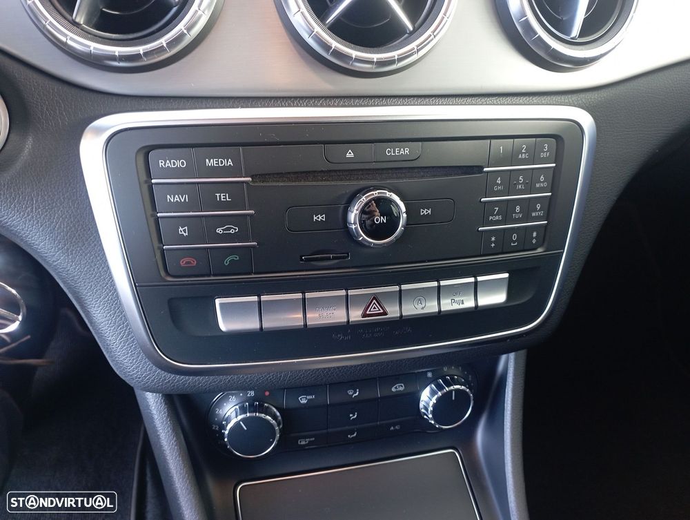 Mercedes-Benz CLA 200 d AMG Line - 13