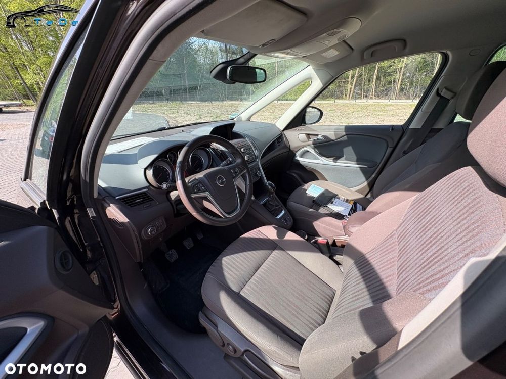 Opel Zafira 1.4 T Cosmo EcoFLEX S&S EU6 - 17