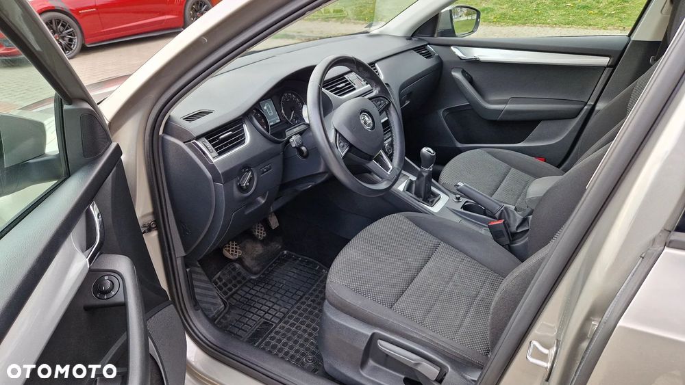 Skoda Octavia 1.6 TDI Ambition - 9