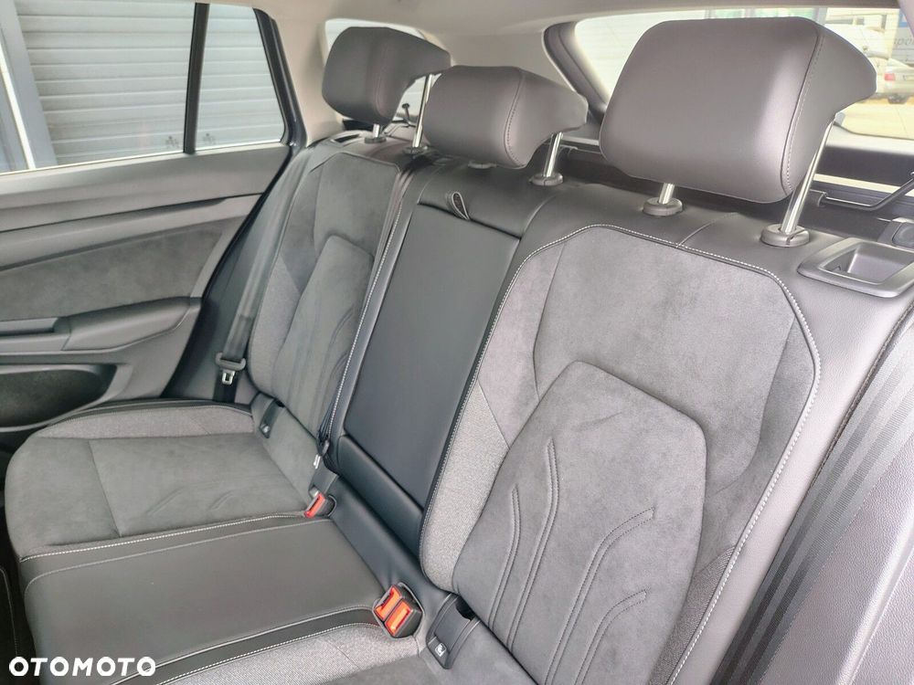 Volkswagen Golf Variant - 25