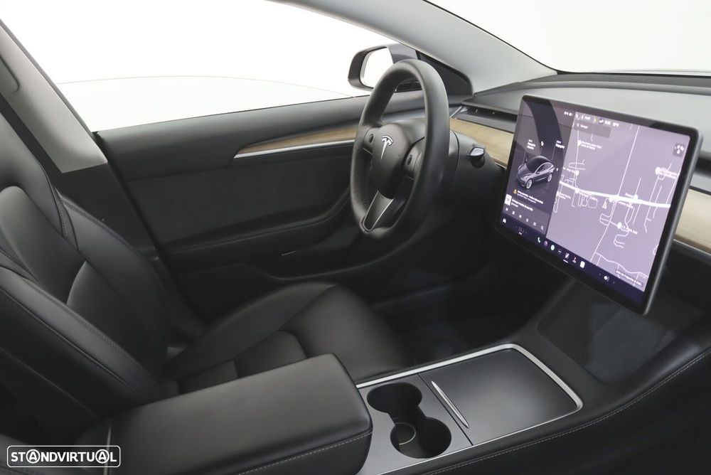 Tesla Model 3 - 7