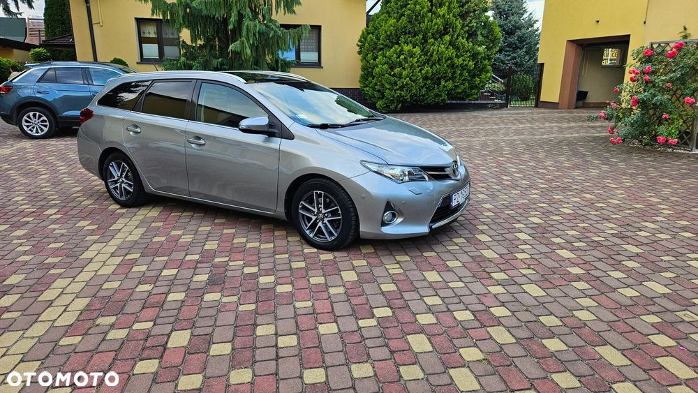 Toyota Auris 2.0 D-4D Executive - 7