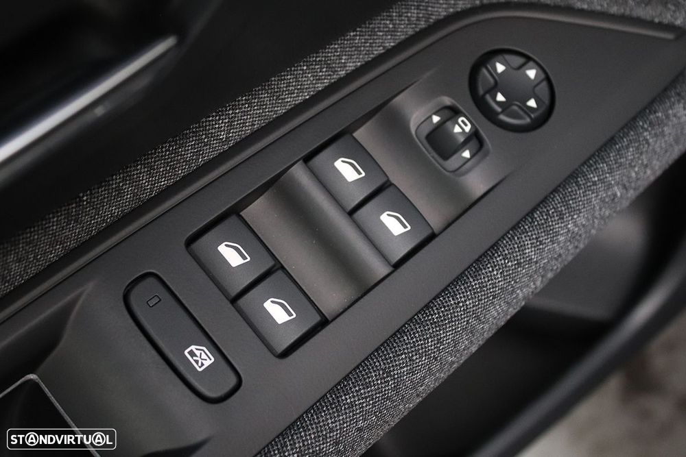Peugeot 3008 1.6 Hybrid Allure e-EAT8 - 18