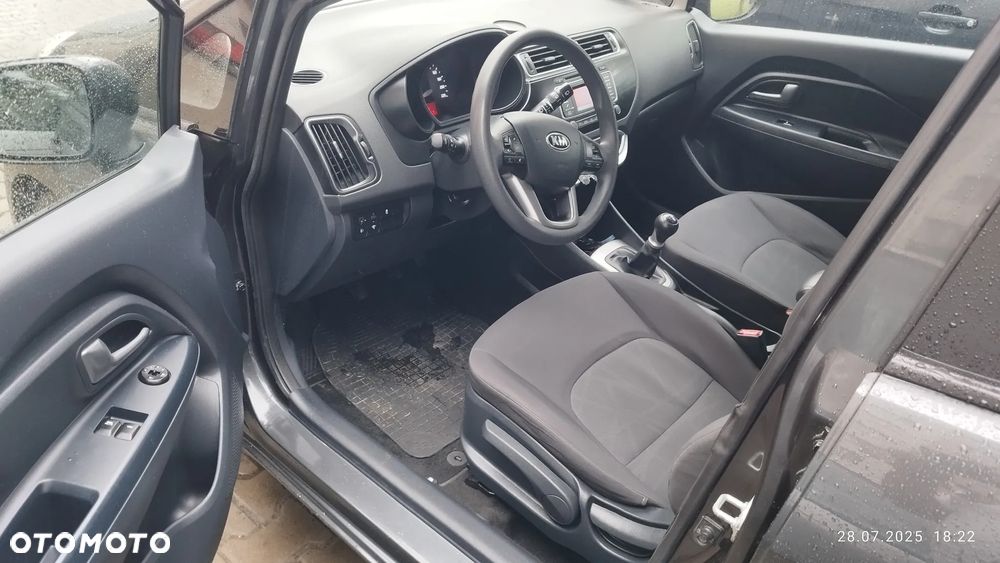 Kia Rio - 10