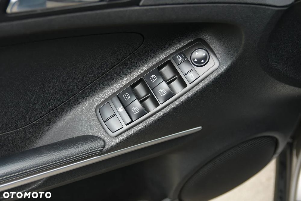 Mercedes-Benz ML - 27
