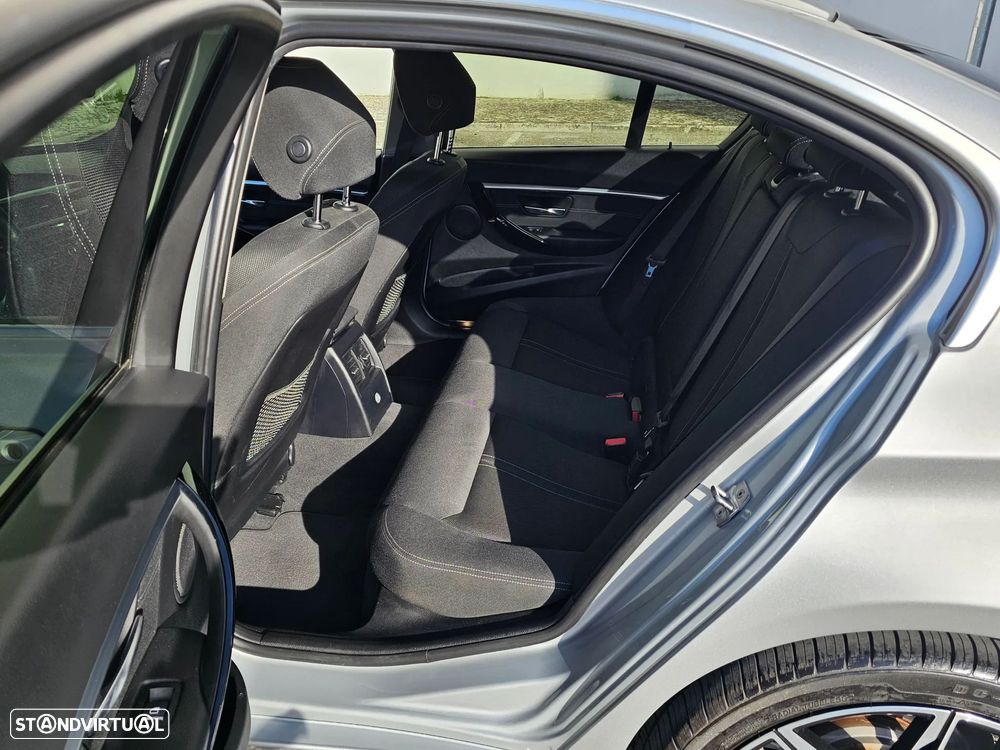 BMW 318 d Line Sport Auto - 9