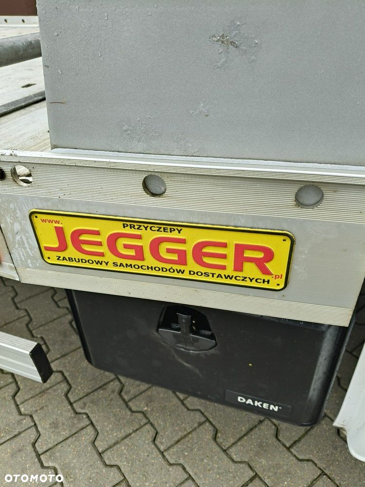 Mercedes-Benz Sprinter - 27