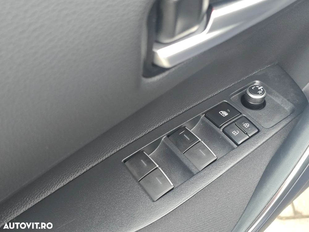 Toyota Corolla 1.8 HSD Dynamic - 8