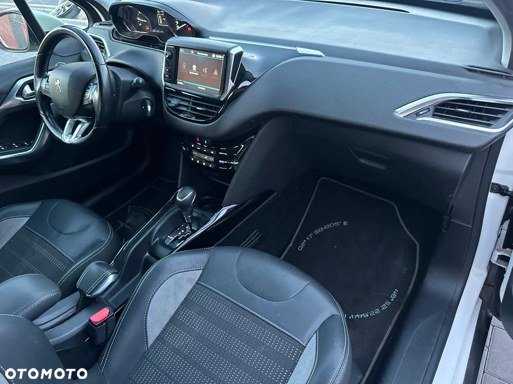 Peugeot 2008 PureTech 110 Stop&Start EAT6 Allure - 8