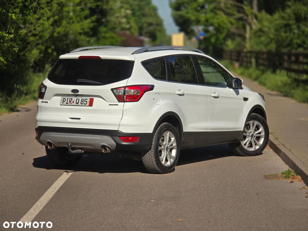 Ford Kuga 1.5 EcoBoost 2x4 Titanium - 4