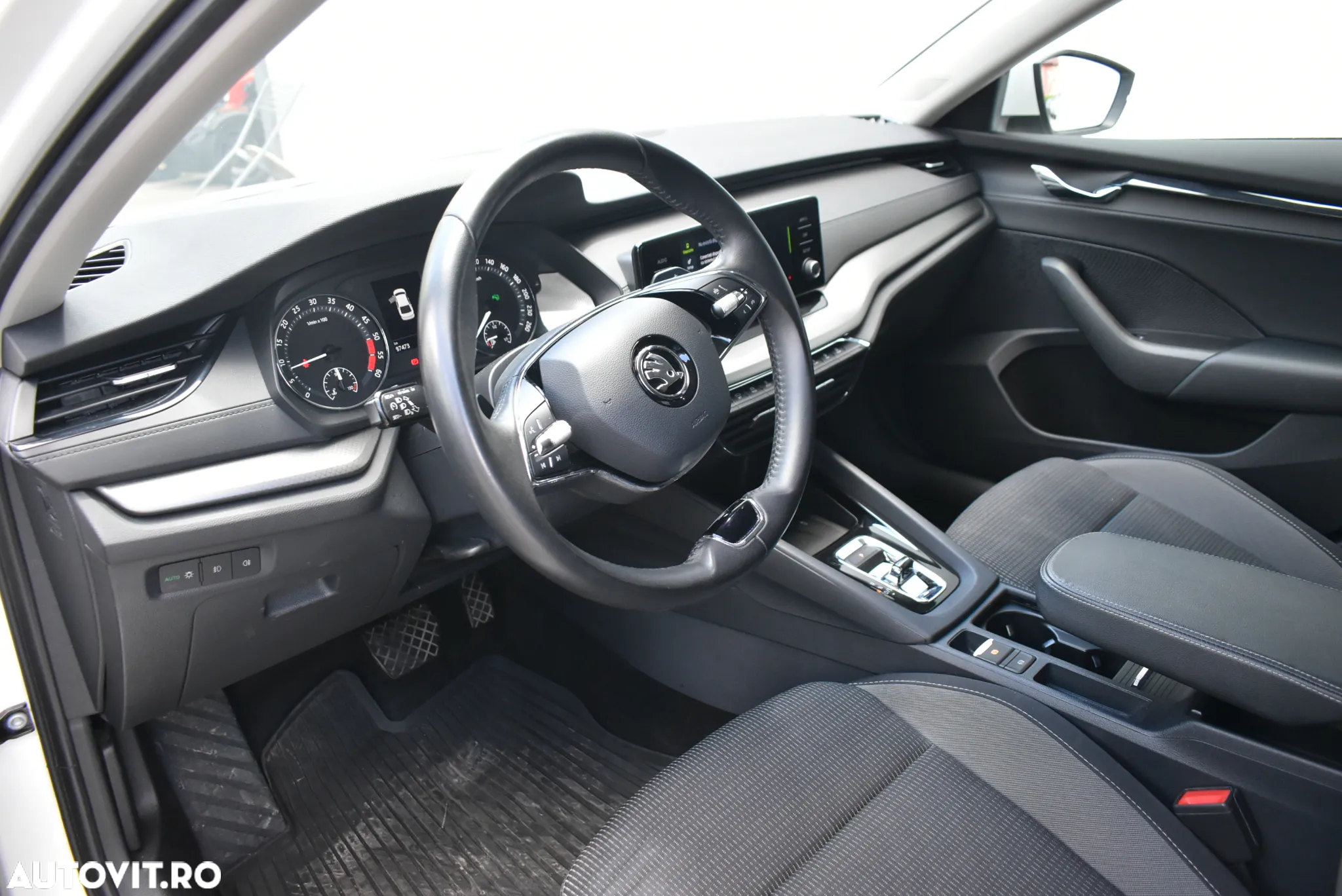 Skoda Octavia 2.0 TDI DSG Ambition - 6