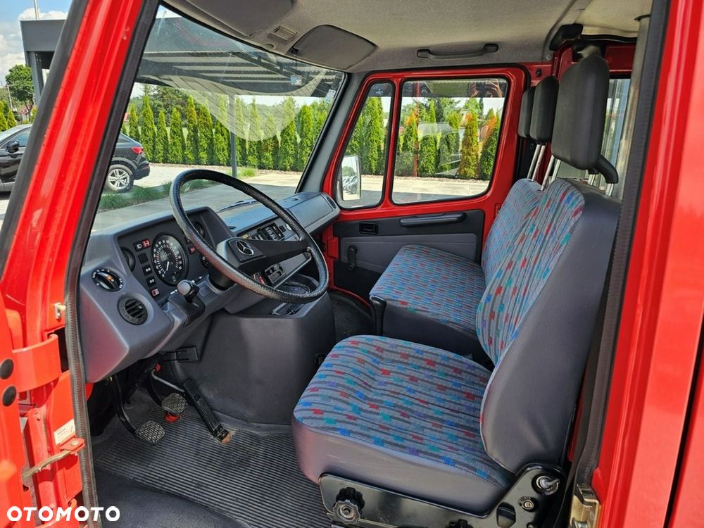 Mercedes-Benz 310 - 15