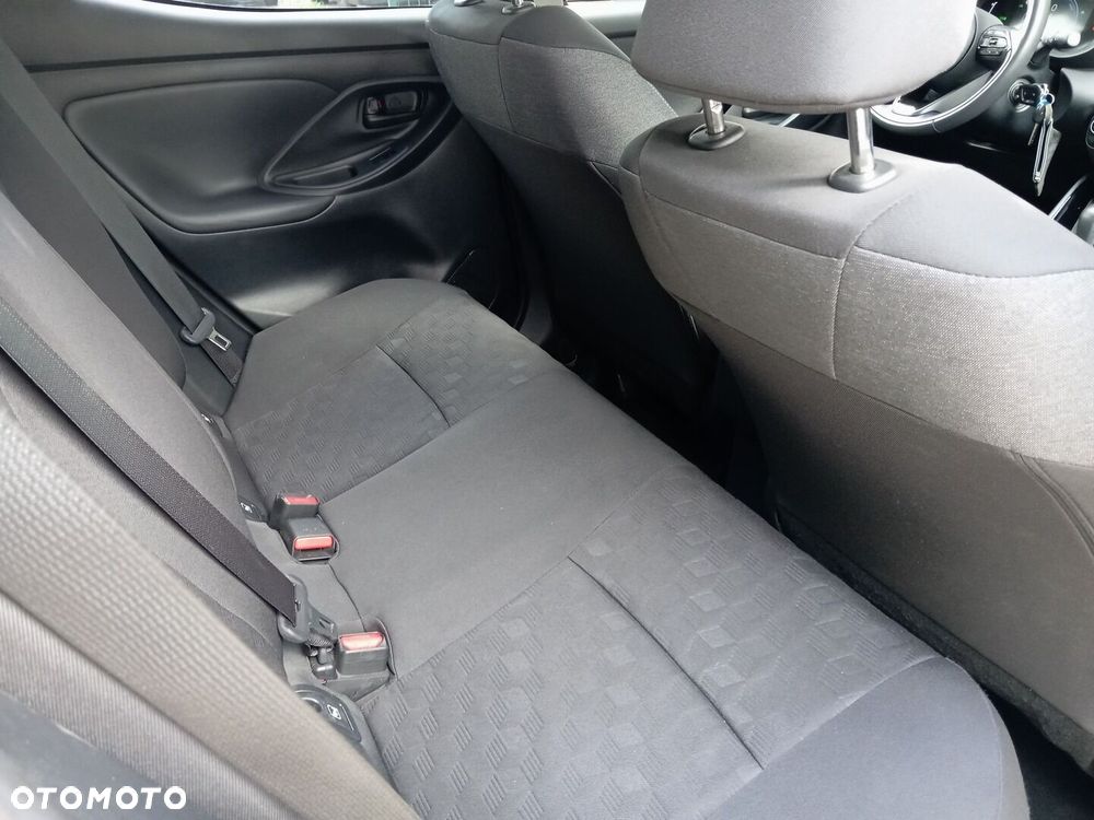 Toyota Yaris Hybrid 1.5 Style - 13
