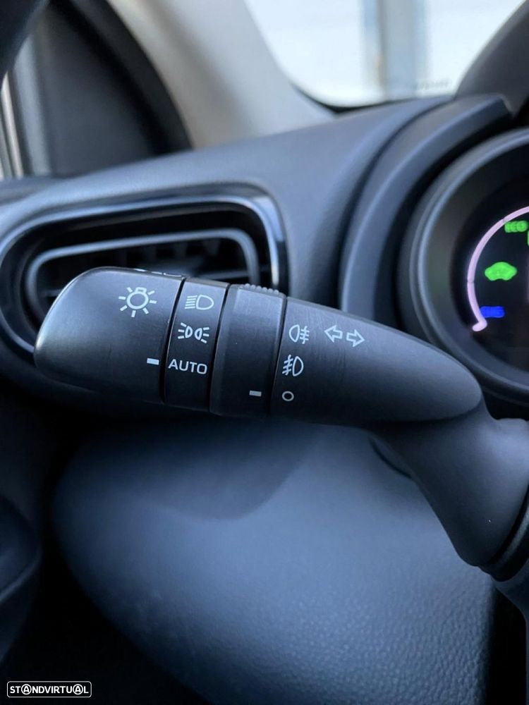 Toyota Yaris 1.5 HSD Exclusive - 31