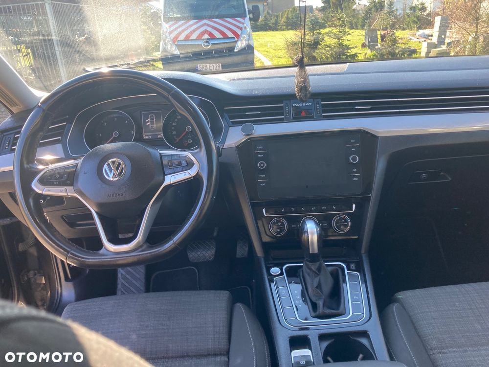 Volkswagen Passat 2.0 TDI SCR Comfortline DSG - 9