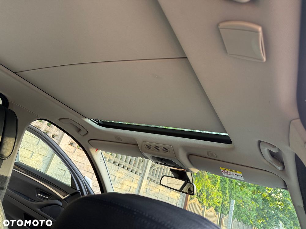 BMW Seria 5 520d xDrive - 22