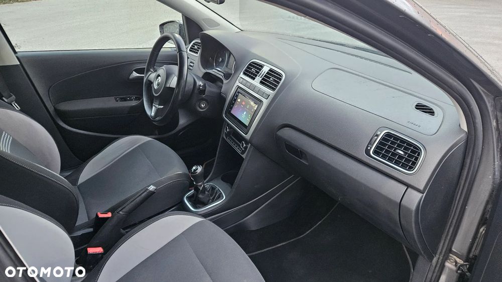 Volkswagen Polo 1.4 16V Comfortline - 20