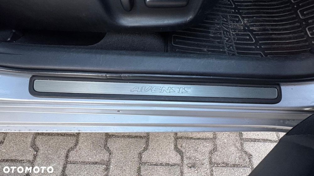 Toyota Avensis 2.0 Prestige MS - 25
