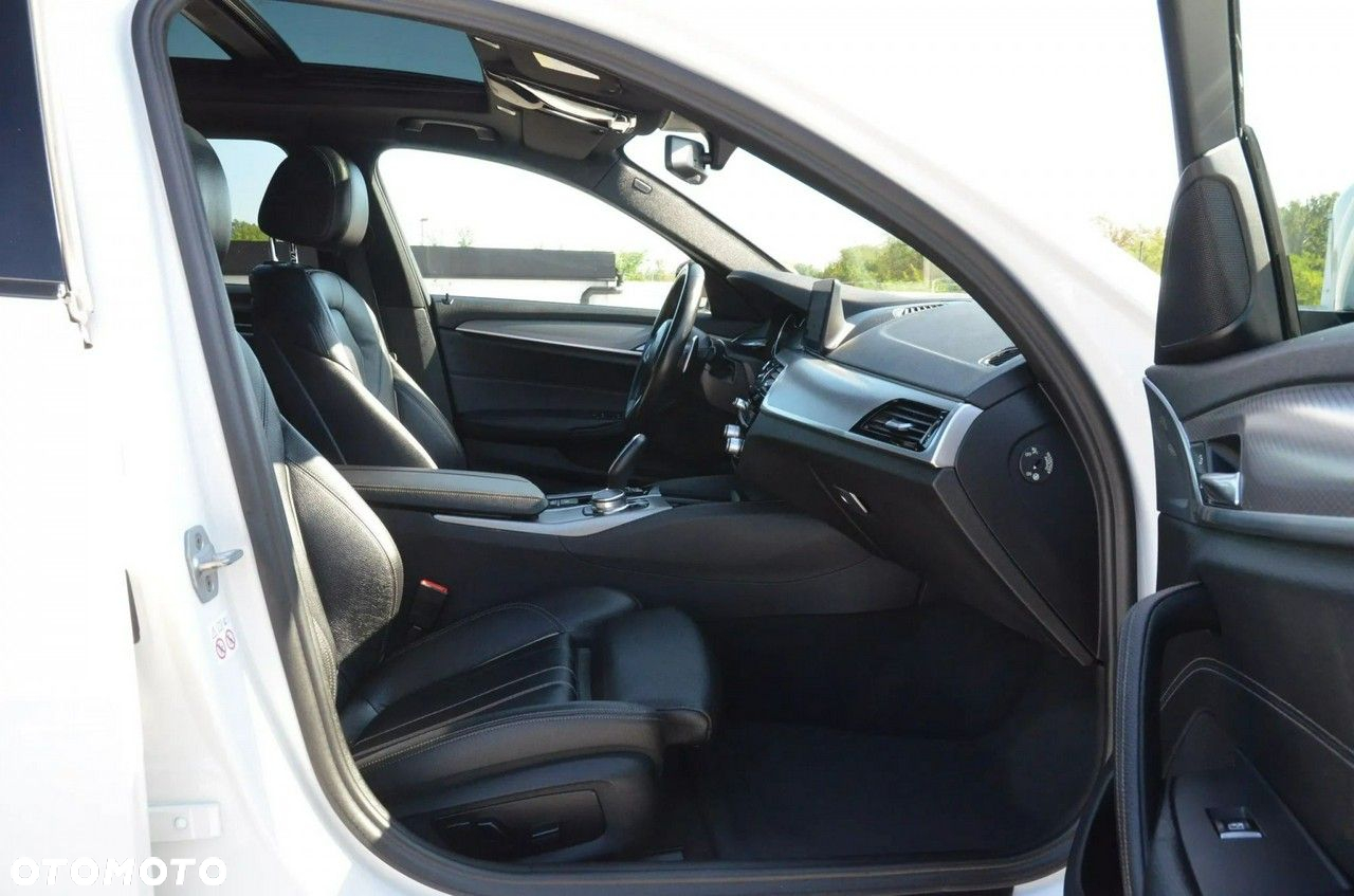 BMW Seria 5 530i xDrive GPF M Sport sport - 27
