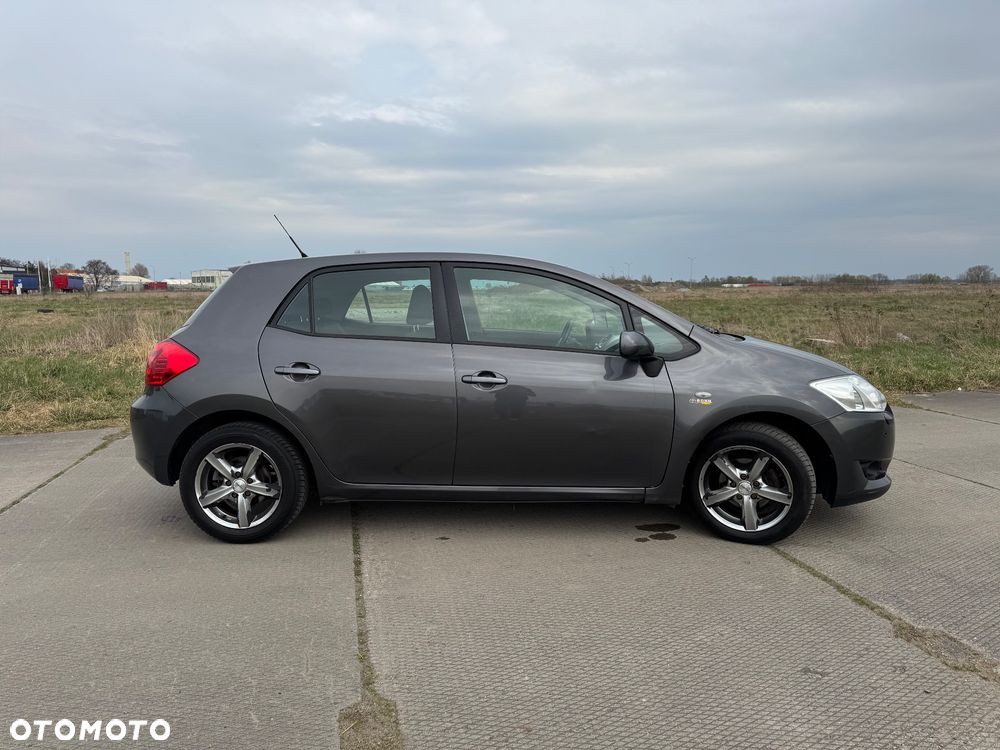 Toyota Auris 1.6 VVT-i Executive - 5