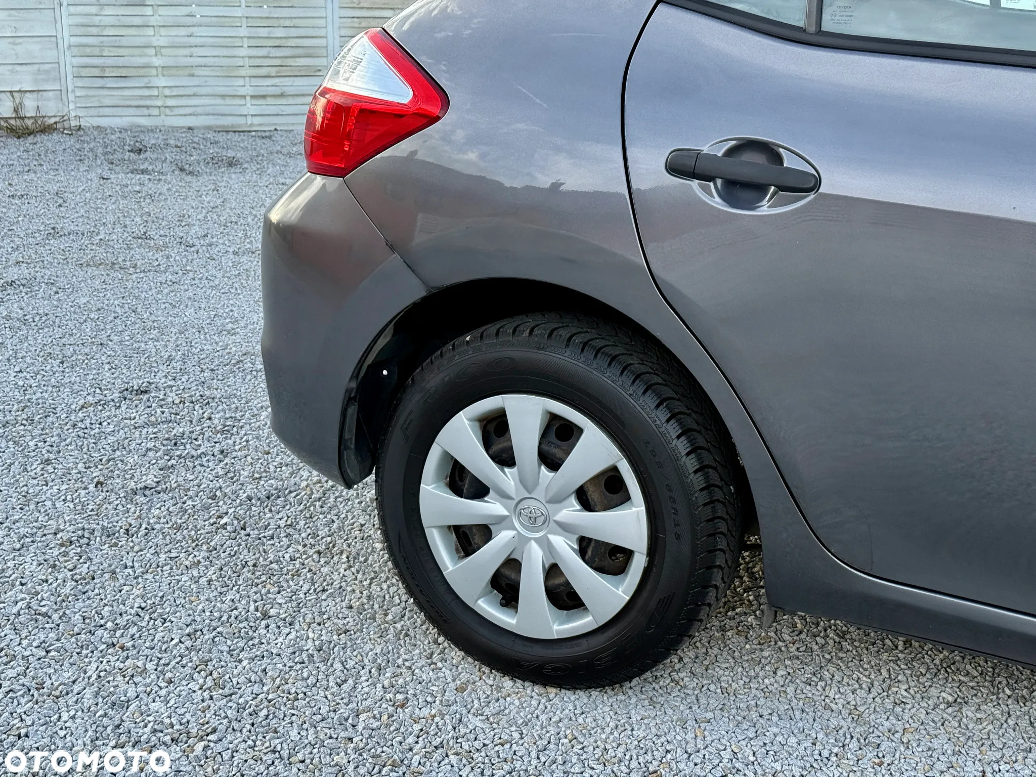Toyota Auris 1.33 VVT-i Terra - 22