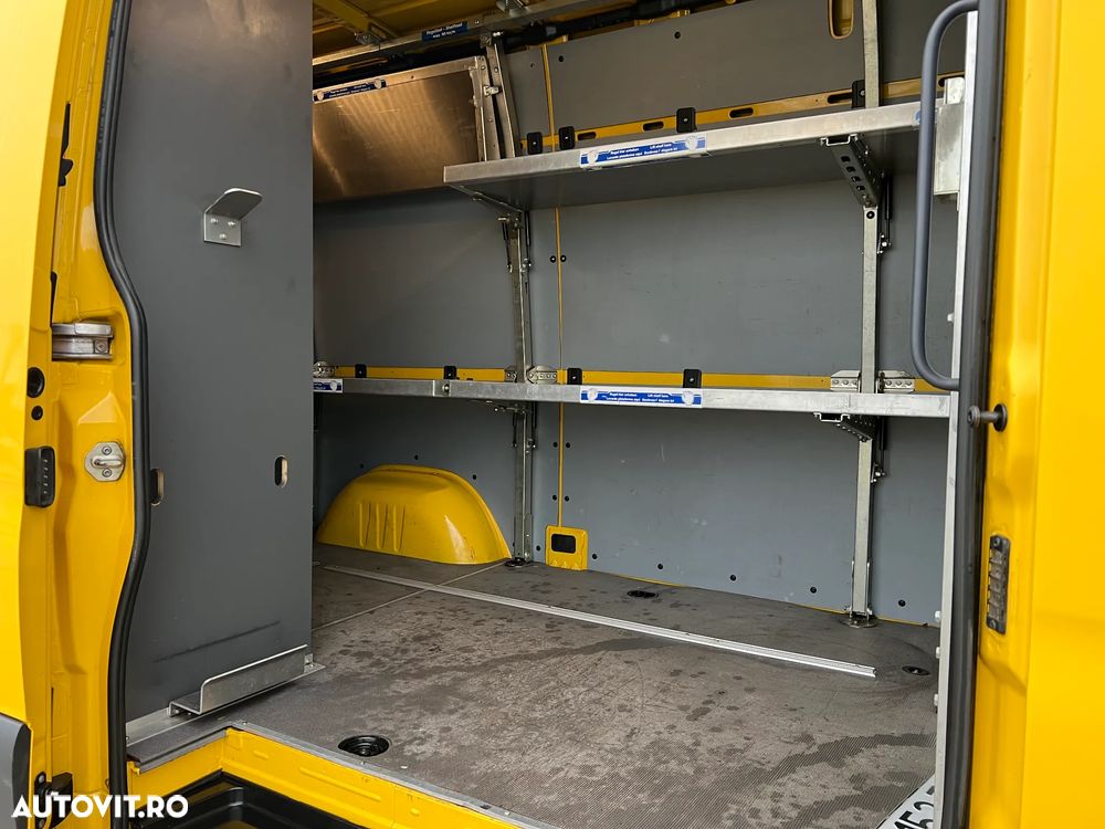 Mercedes-Benz Sprinter - 16