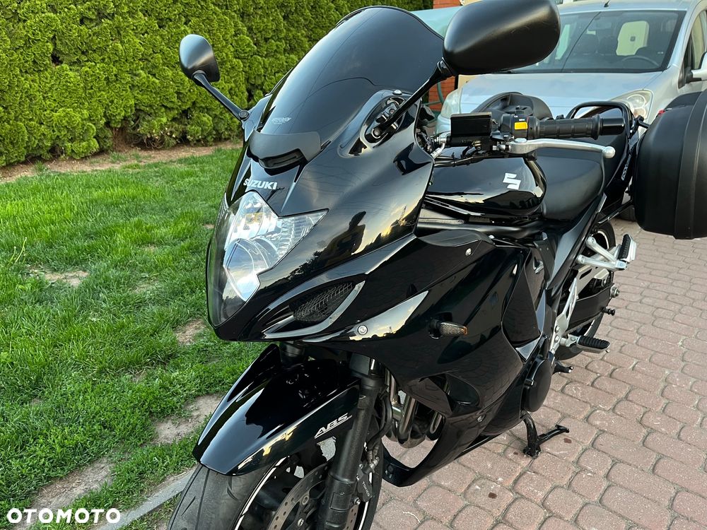 Suzuki GSX - 26