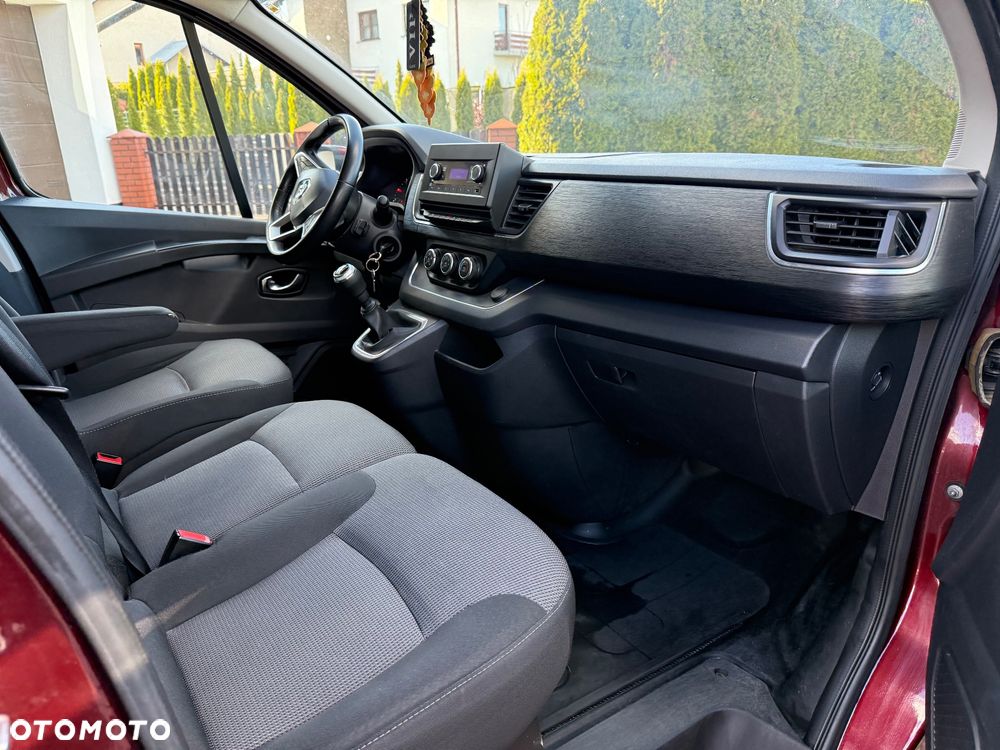 Renault Trafic 2.0 dCi - 21