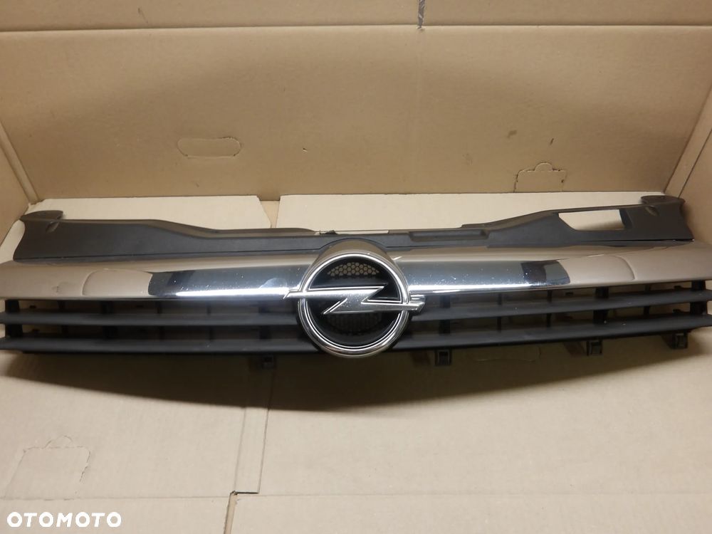 OPEL ASTRA III H HB 5D 1.9D HB 5D GRILL ATRAPA 13241961 - 1