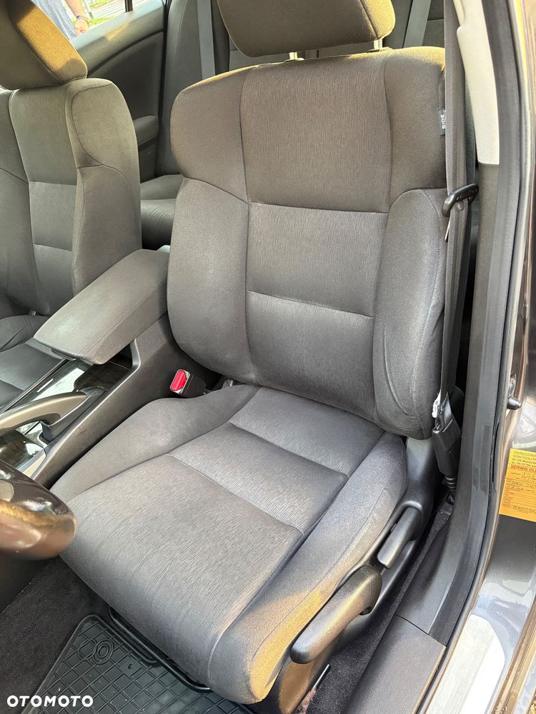 Honda Accord 2.0 Executive Nav - 18