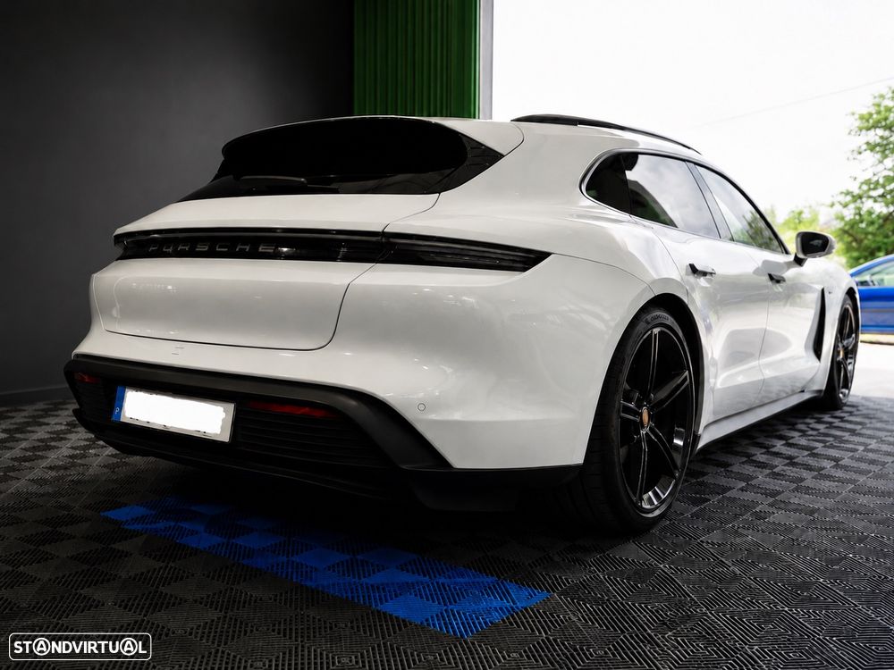 Porsche Taycan Sport Turismo - 2