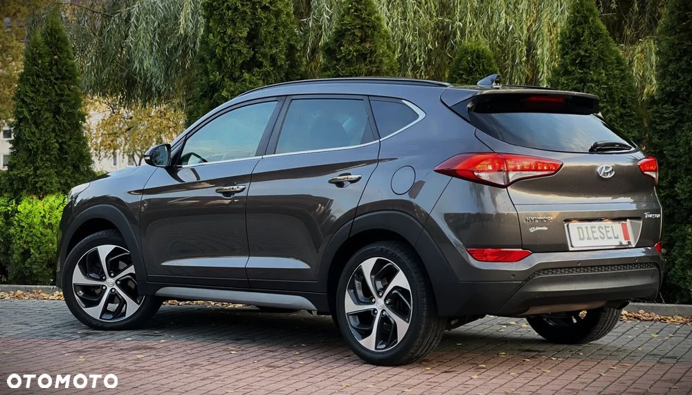 Hyundai Tucson 1.7 CRDI BlueDrive TourdePologne 2WD - 19